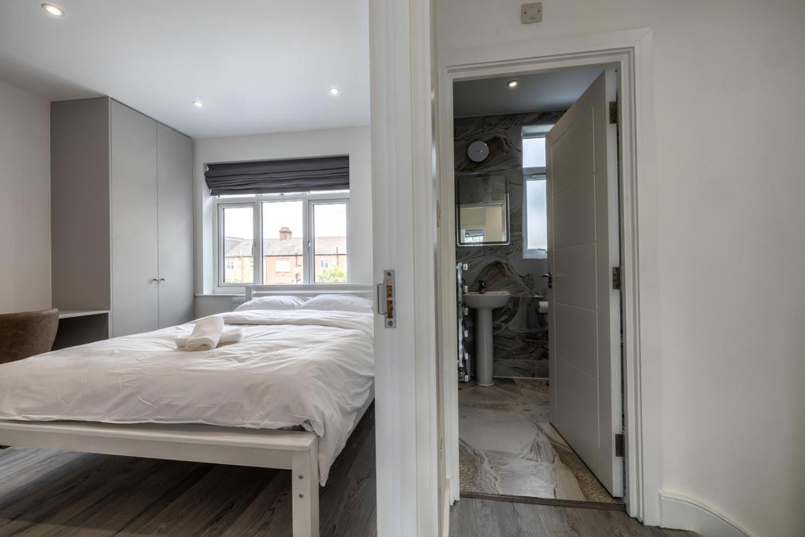 Modern Home With Driveway Parking For 2 Vehicles, Near Tottenham Hotspur Stadium, White Hart Lane Train Station Londra Exterior foto