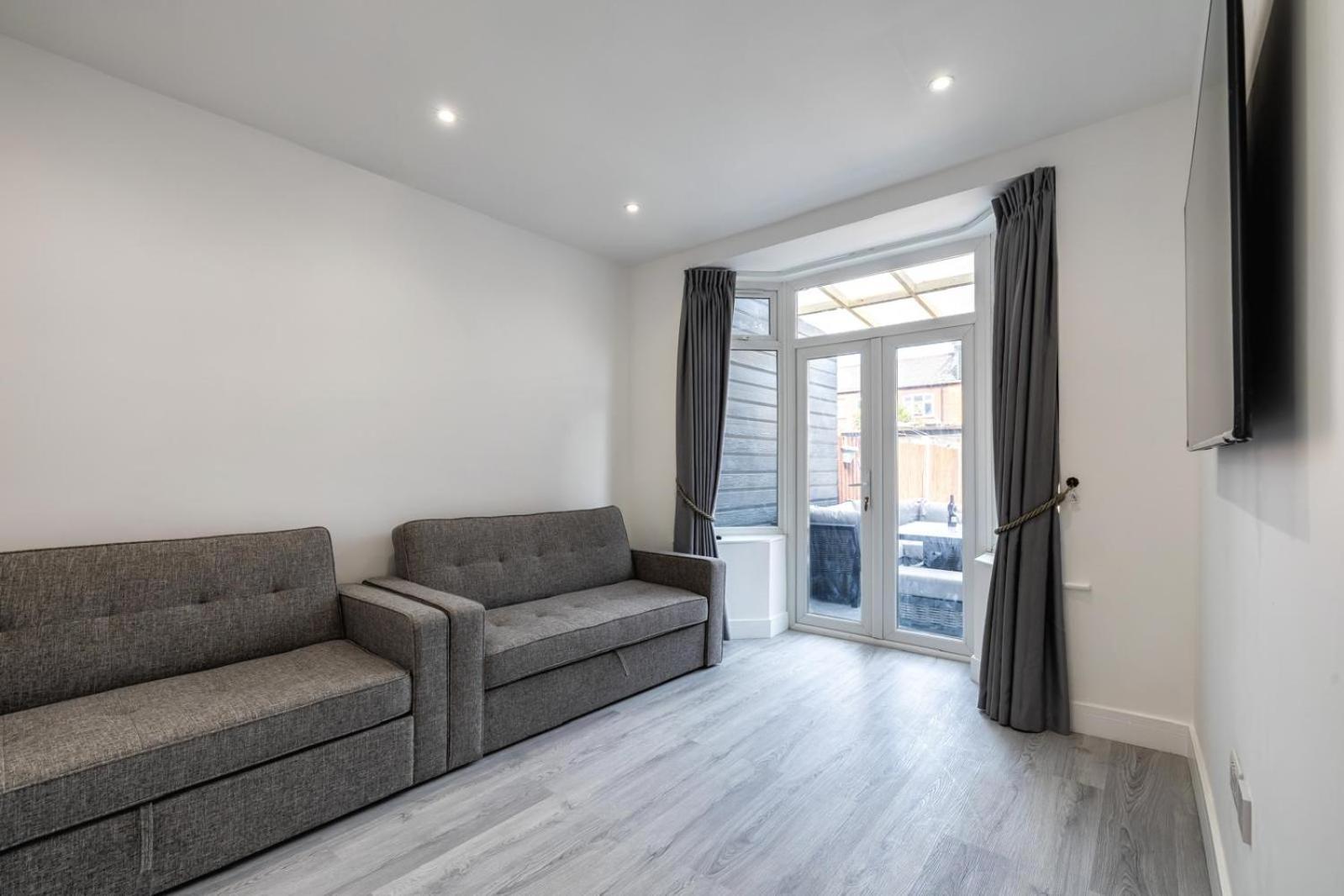 Modern Home With Driveway Parking For 2 Vehicles, Near Tottenham Hotspur Stadium, White Hart Lane Train Station Londra Exterior foto